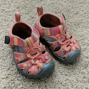 Keen toddler siZe 4 sandals